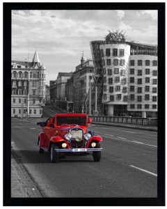 Nowoczesny obraz w czarnej ramie w rozmiarze 40x50 cm - Prague