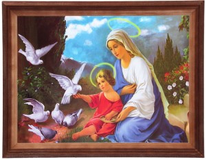 Obraz w ramie o tematyce religijnej w rozmiarze 30x40cm - Matka Boska z gołąbkami