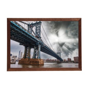 Nowoczesny obraz w brązowej, szerokiej ramie o wymiarach 70x100 cm - Bridge 10