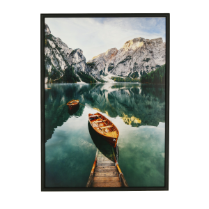 Nowoczesny plakat w czarnej ramie o wymiarach 50x70 cm - Boat in the mountains