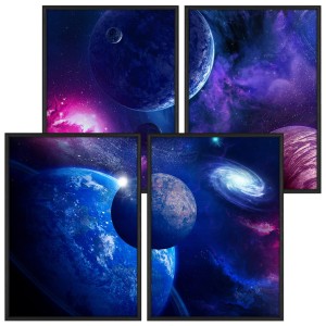 Galeria 4 plakatów rozmiar 50x70 cm „Galaktyka II” – kolaż ścienny 3 zdjęć, grafik, obrazów w czarnych ramach