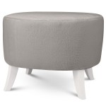 Tapicerowana pufa owalna 52x62x46 cm ŚREDNIA w kolorze jasnoszarym - siedzisko z tkaniny imitującej futro, z drewnianymi nóżkami w kolorze białym