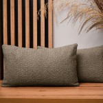 Dekoracyjna poszewka na poduszkę 30x50 cm w kolorze brązowym z tkaniny szenilowej z teksturą 