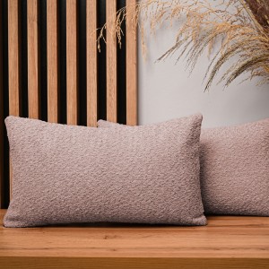 Dekoracyjna poszewka na poduszkę 30x50 cm w kolorze pudrowego różu z tkaniny szenilowej z teksturą