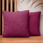 Dekoracyjna poszewka na poduszkę 35x35 cm w kolorze wiśniowym z tkaniny szenilowej z teksturą