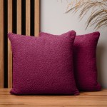 Dekoracyjna poszewka na poduszkę 40x40 cm w kolorze wiśniowym z  tkaniny szenilowej z teksturą
