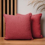 Dekoracyjna poszewka na poduszkę 40x40 cm w kolorze koralowym z  tkaniny szenilowej z teksturą