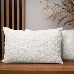 Dekoracyjna poszewka na poduszkę 40x60 cm w kolorze kremowym z tkaniny szenilowej z teksturą