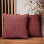 Dekoracyjna poszewka na poduszkę 45x45 cm w kolorze truskawkowym z tkaniny szenilowej z teksturą 