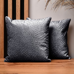 Dekoracyjna poszewka na poduszkę 30x30 cm w kolorze ciemnoszarym z tkaniny welurowej z teksturą “kropelki” 