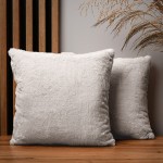 Dekoracyjna poszewka na poduszkę 40x40 cm w kolorze jasnoszarym z imitacji futra