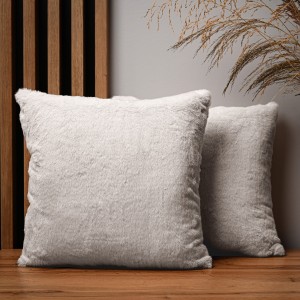 Dekoracyjna poszewka na poduszkę 40x40 cm w kolorze jasnoszarym z imitacji futra