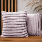 Dekoracyjna poszewka na poduszkę 40x40 cm w kolorze liliowym z imitacji futra z przeszyciami