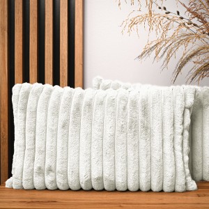 Dekoracyjna poszewka na poduszkę 40x60 cm w kolorze jasnoszarym z imitacji futra z przeszyciami 