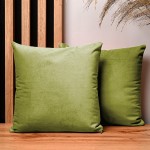 Dekoracyjna poszewka na poduszkę 30x30 cm w kolorze oliwkowym z tkaniny welurowej 