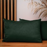 Dekoracyjna poszewka na poduszkę 40x60 cm w kolorze ciemnozielonym z tkaniny welurowej 