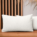 Dekoracyjna poszewka na poduszkę 40x80 cm w kolorze kremowym tkaniny szenilowej z teksturą