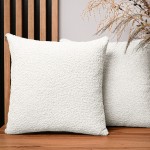 Dekoracyjna poszewka na poduszkę 50x50 cm w kolorze kremowym z tkaniny szenilowej z teksturą