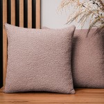 Dekoracyjna poszewka na poduszkę 50x50 cm w kolorze pudrowego różu z tkaniny szenilowej z teksturą