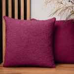 Dekoracyjna poszewka na poduszkę 55x55 cm w kolorze wiśniowym z tkaniny szenilowej z teksturą