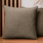 Dekoracyjna poszewka na poduszkę 60x60 cm w kolorze brązowym z tkaniny szenilowej z teksturą