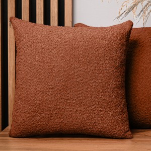 Dekoracyjna poszewka na poduszkę 60x60 cm w kolorze miedzianym z tkaniny szenilowej z teksturą
