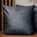 Dekoracyjna poszewka na poduszkę 55x55 cm w kolorze szaroniebieskim z tkaniny welurowej z teksturą “kropelki"