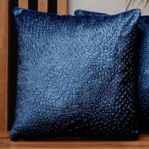 Dekoracyjna poszewka na poduszkę 60x60 cm w kolorze niebieskim z tkaniny welurowej z teksturą “kropelki"  