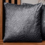Dekoracyjna poszewka na poduszkę 60x60 cm w kolorze ciemnoszarym z tkaniny welurowej z teksturą “kropelki"