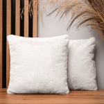 Dekoracyjna poszewka na poduszkę 35x35 cm w kolorze jasnoszarym z imitacji futra