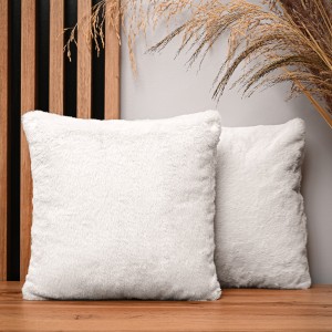 Dekoracyjna poszewka na poduszkę 35x35 cm w kolorze jasnoszarym z imitacji futra