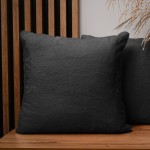 Dekoracyjna poszewka na poduszkę 45x45 cm w kolorze grafitowym z imitacji futra
