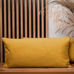 Dekoracyjna poszewka na poduszkę 40x80 cm w kolorze żółtym z imitacji futra