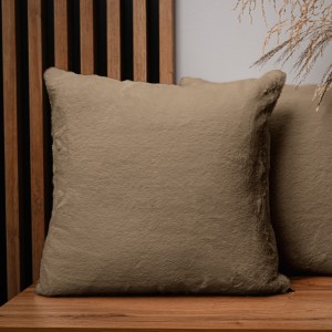 Dekoracyjna poszewka na poduszkę 50x50 cm w kolorze jasnobrązowym z imitacji futra 