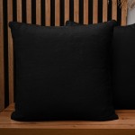 Dekoracyjna poszewka na poduszkę 55x55 cm w kolorze czarnym z imitacji futra 