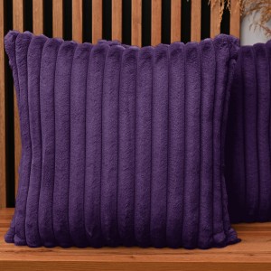 Dekoracyjna poszewka na poduszkę 60x60 cm w kolorze fioletowym z imitacji futra z przeszyciami