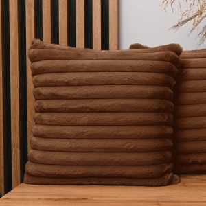 Dekoracyjna poszewka na poduszkę 45x45 cm w kolorze brązowym z imitacji futra z przeszyciami