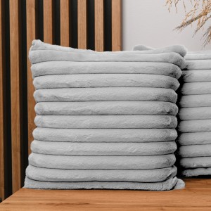 Dekoracyjna poszewka na poduszkę 45x45 cm w kolorze jasnoszarym z imitacji futra z przeszyciami