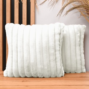 Dekoracyjna poszewka na poduszkę 35x35 cm w kolorze jasnoszarym z imitacji futra z przeszyciami