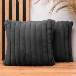 Dekoracyjna poszewka na poduszkę 35x35 cm w kolorze antracytowym z imitacji futra z przeszyciami